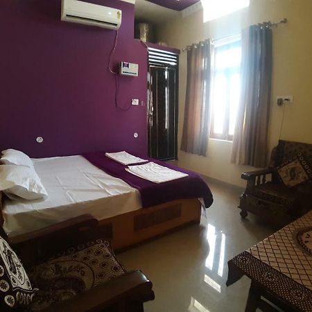 אורצ'ה Shree Ram Homestay מראה חיצוני תמונה