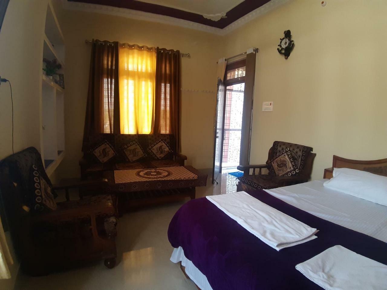 אורצ'ה Shree Ram Homestay מראה חיצוני תמונה